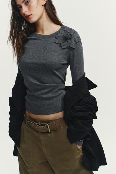 T-SHIRT WITH FLOWERS ON THE FRONT - Dark grey by Zara