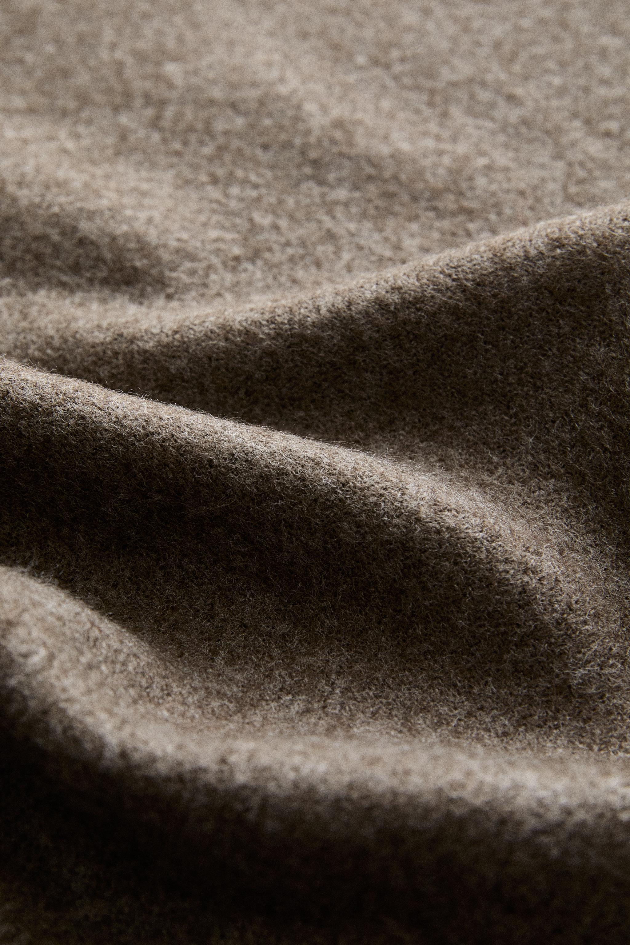 PLAIN FRINGED BLANKET