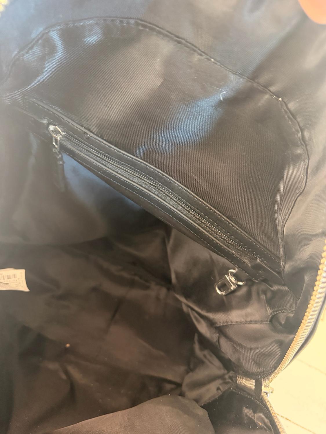 BLACK BACKPACK - Image 6