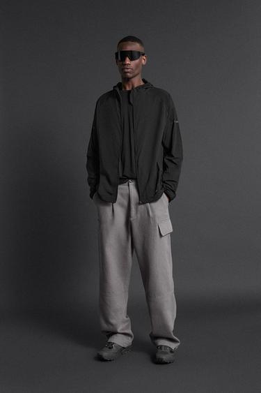 КУРТКА-ВЕТРОВКА ИЗ ВЫСОКОТЕХНОЛОГИЧНОЙ ТКАНИ — ЧЕРНЫЙ от Zara — изображение 0