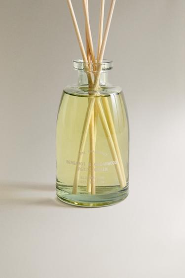 (240 ML) DIFFUSEUR À BÂTONNETS BERGAMOTE & BOIS DE CÈDRE - vert pistache de Zara - Image 2