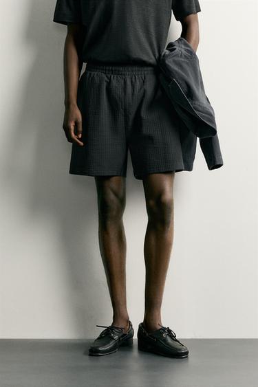 BERMUDA REGULAR FIT SEERSUCKER CONFORT - Gris antracita de Zara