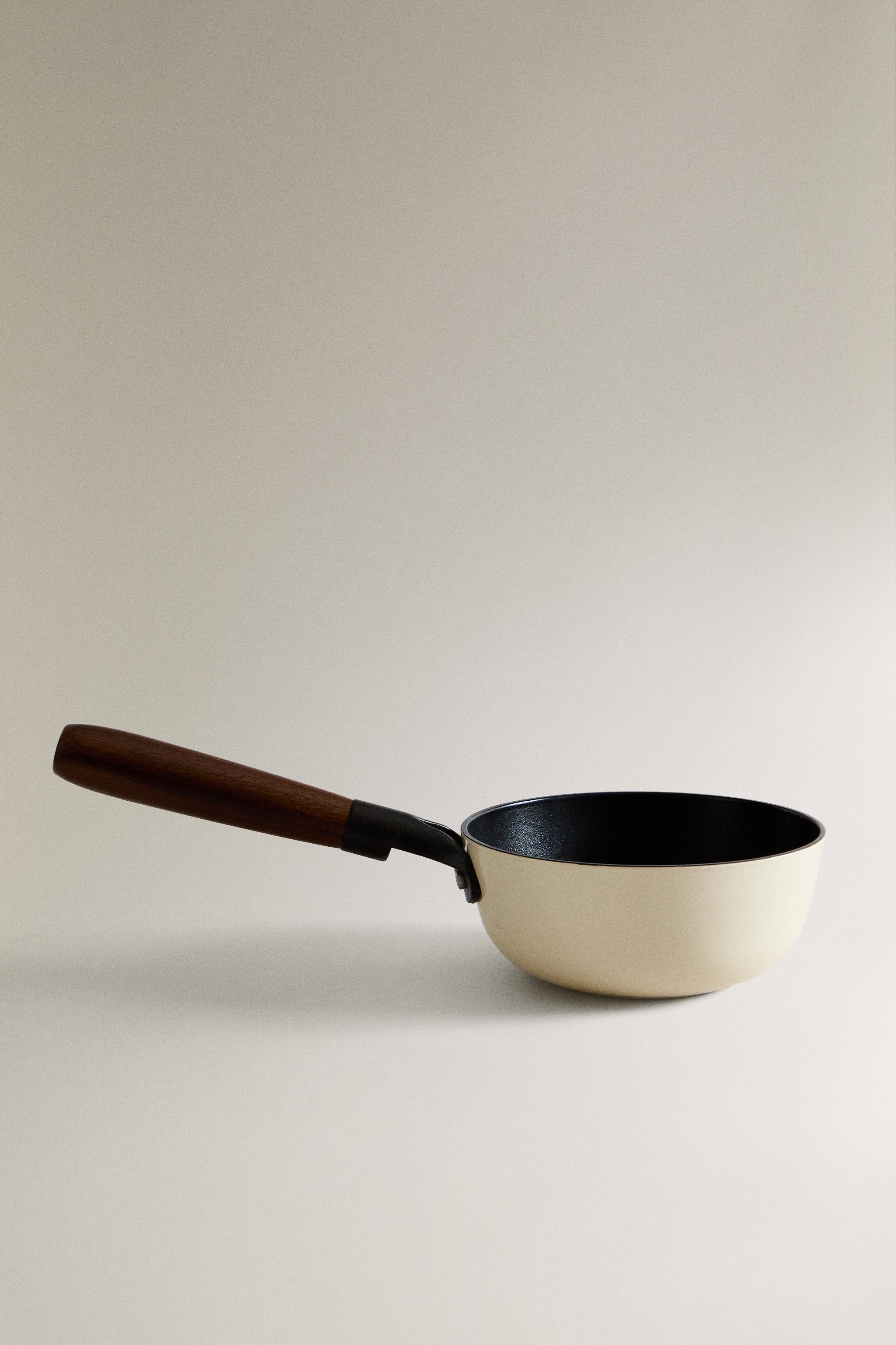 IRON SAUCEPAN — Cream