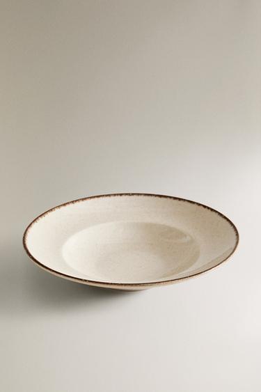 ASSIETTE À PÂTES PORCELAINE BORD ANTIQUE - Écru clair de Zara - Image 1