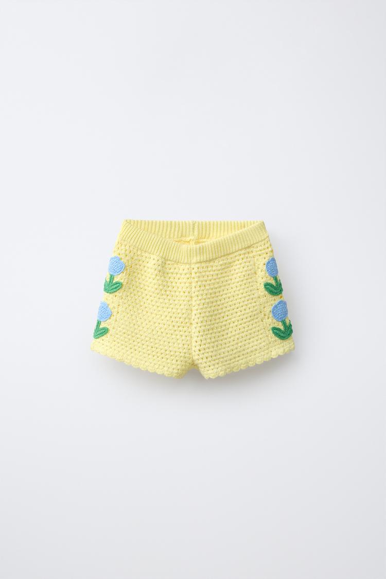 TULIP CROCHET KNIT SHORTS — Pastel yellow