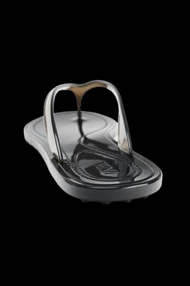 SANDALIA DEDO JELLY - Negro de Zara