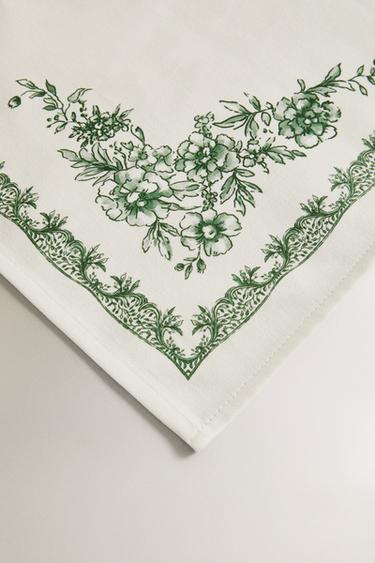 PRINTED SATEEN TABLE RUNNER - Greenish by Zara - Image 2