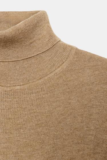 PULL AVEC LAINE À COL MONTANT - Camel clair de Zara - Image 6