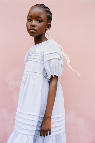 KLEID MIT ZIERSAUM UND SPITZE AUS 100% RAMIE - Neonblau von Zara