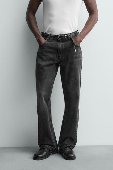 JEANS FLARE FIT - Carbón de Zara
