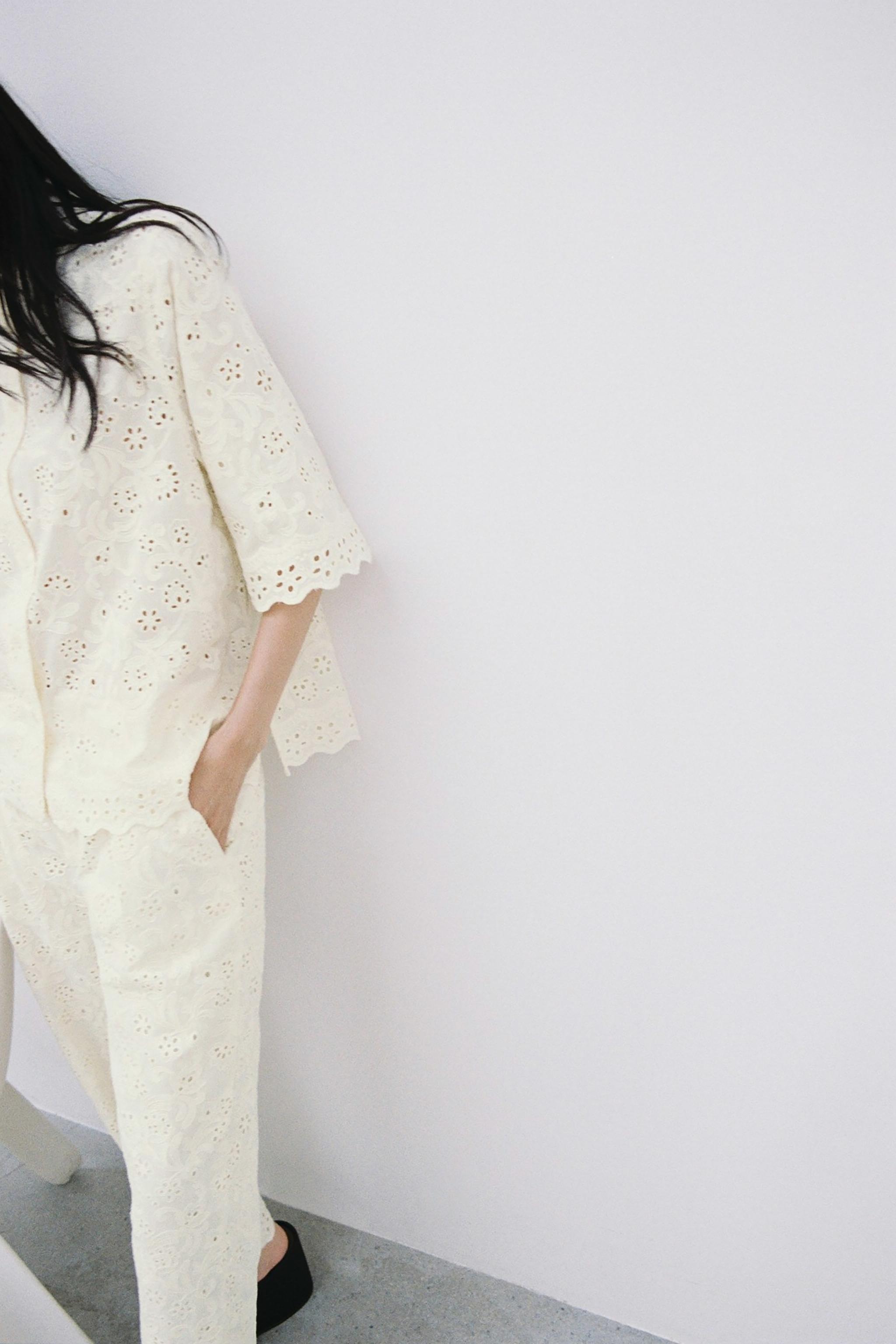 ZARA カットワーク刺しゅう入りパンツ ZW COLLECTION 2731/064 カットワーク刺しゅう入りパンツ ZW COLLECTION - エクリュ