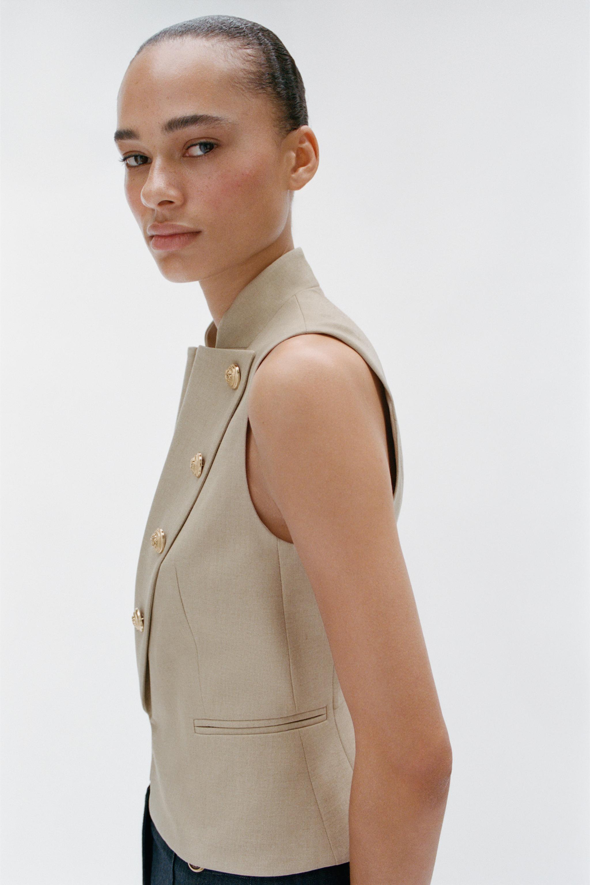 LAPEL BUTTON VEST