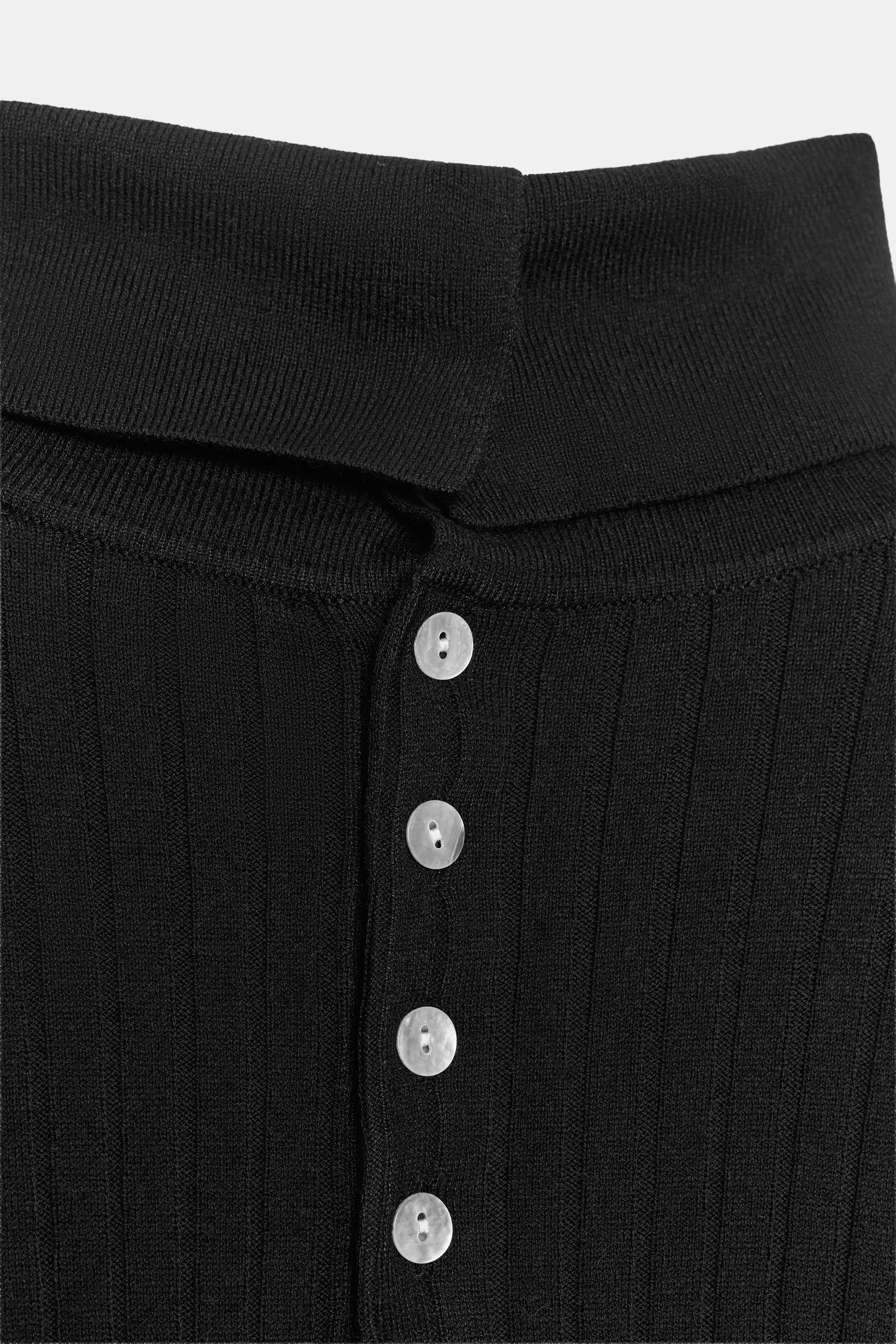 RIBBED KNIT SWEATER
