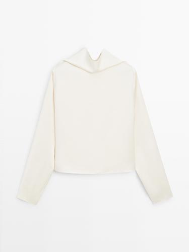 Top fluido cuello pico - STUDIO - Crudo de Zara - Imagen 0