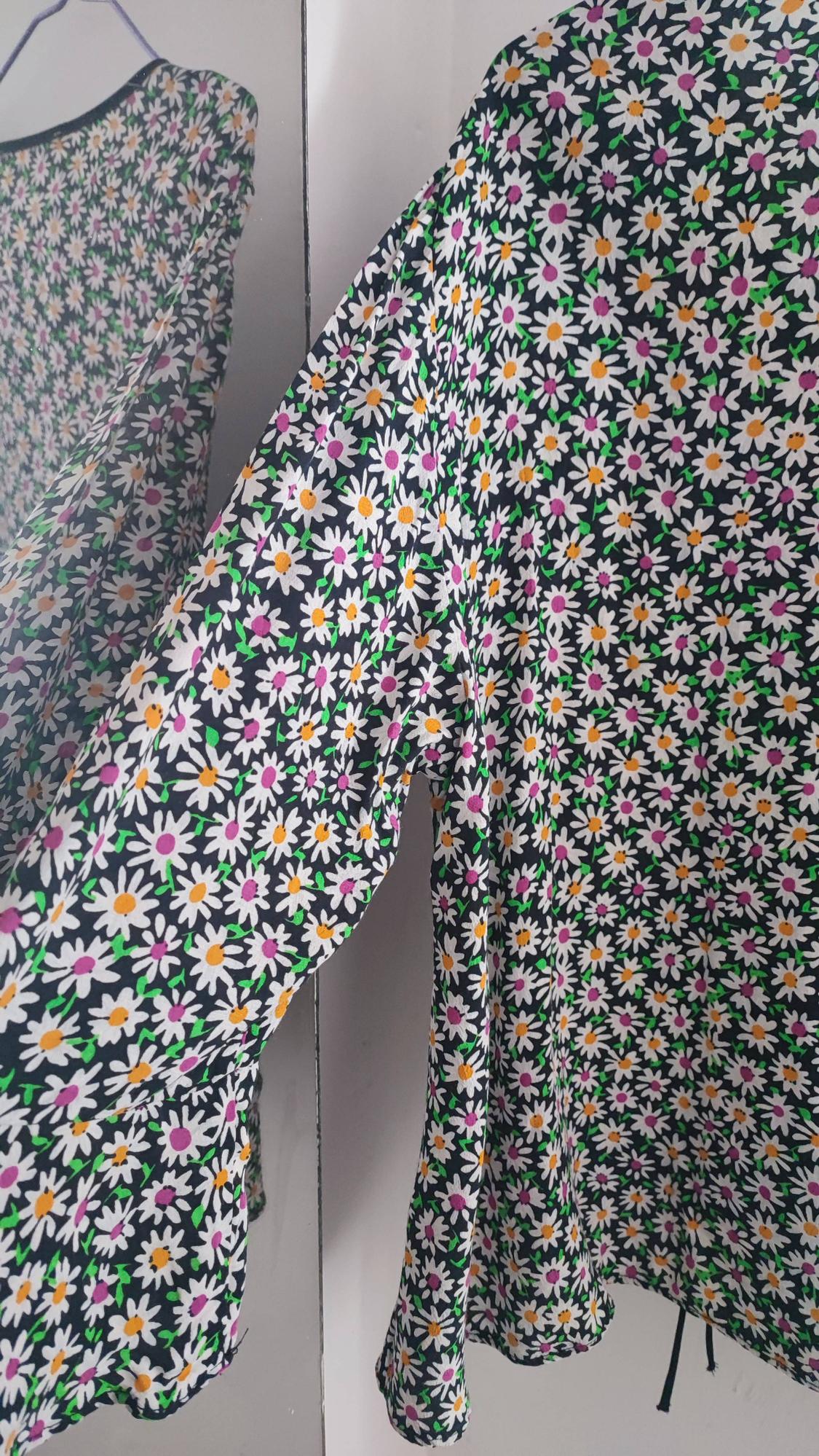 BLUSA CRUZADA DE FLORES - Image 7
