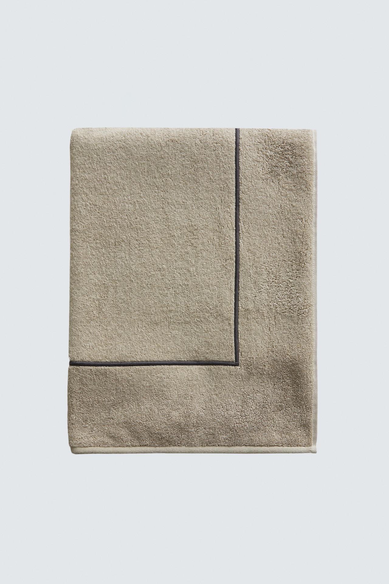 PLAIN BEACH TOWEL WITH BORDER — Gray green