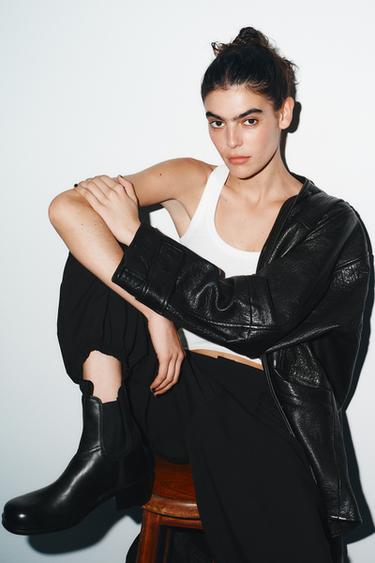 BOTÍN CHELSEA - Negro de Zara