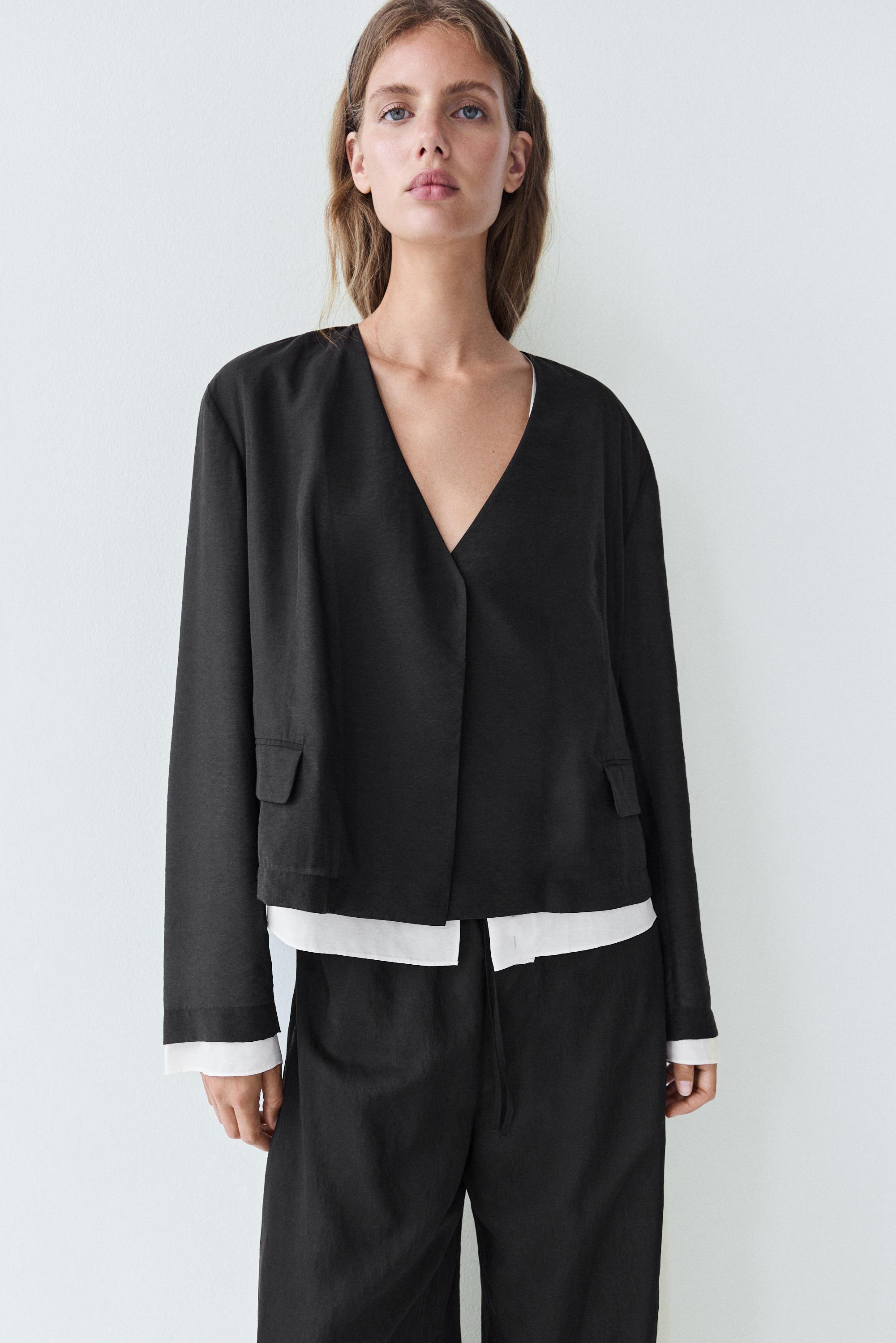 Contrast double jacket for a complete look — Black