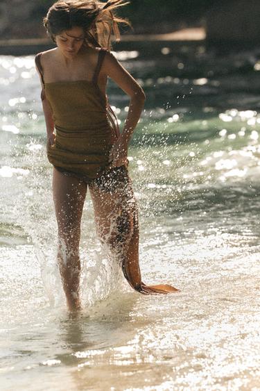 ROBE DRAPÉE EN GEORGETTE - Caramel de Zara - Image 3