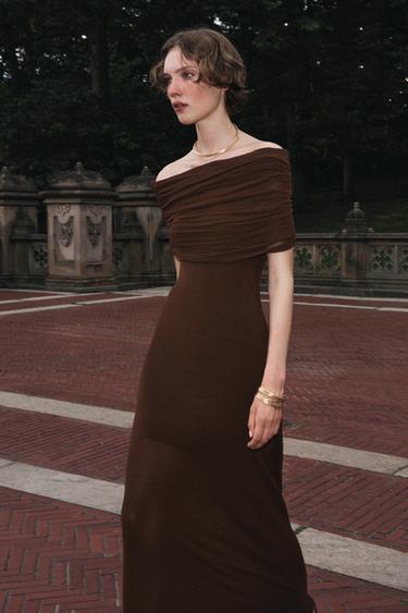 OFF-THE-SHOULDER KNIT DRESS - Dark brown by Zara