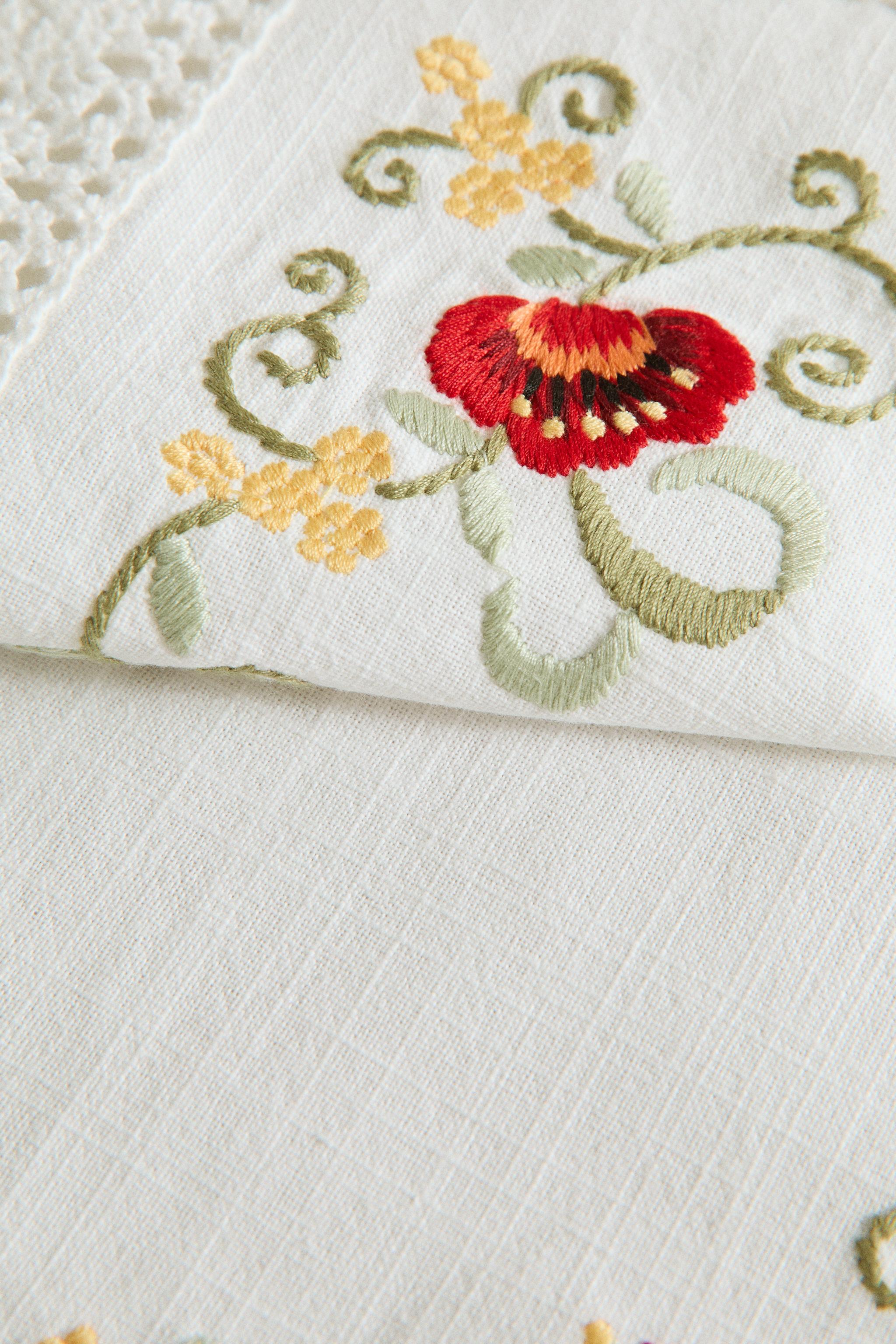 COTTON FLORAL PLACEMAT