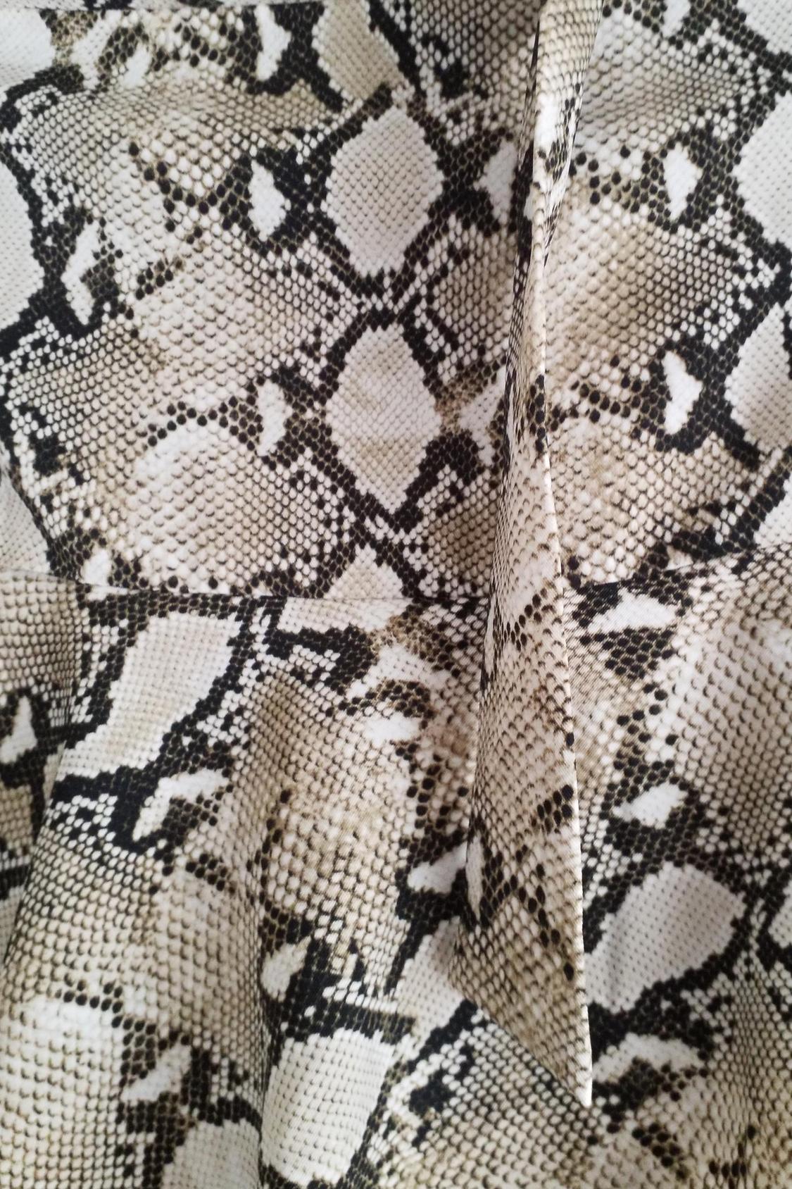 ANIMAL PRINT BERMUDA SHORTS - Image 2