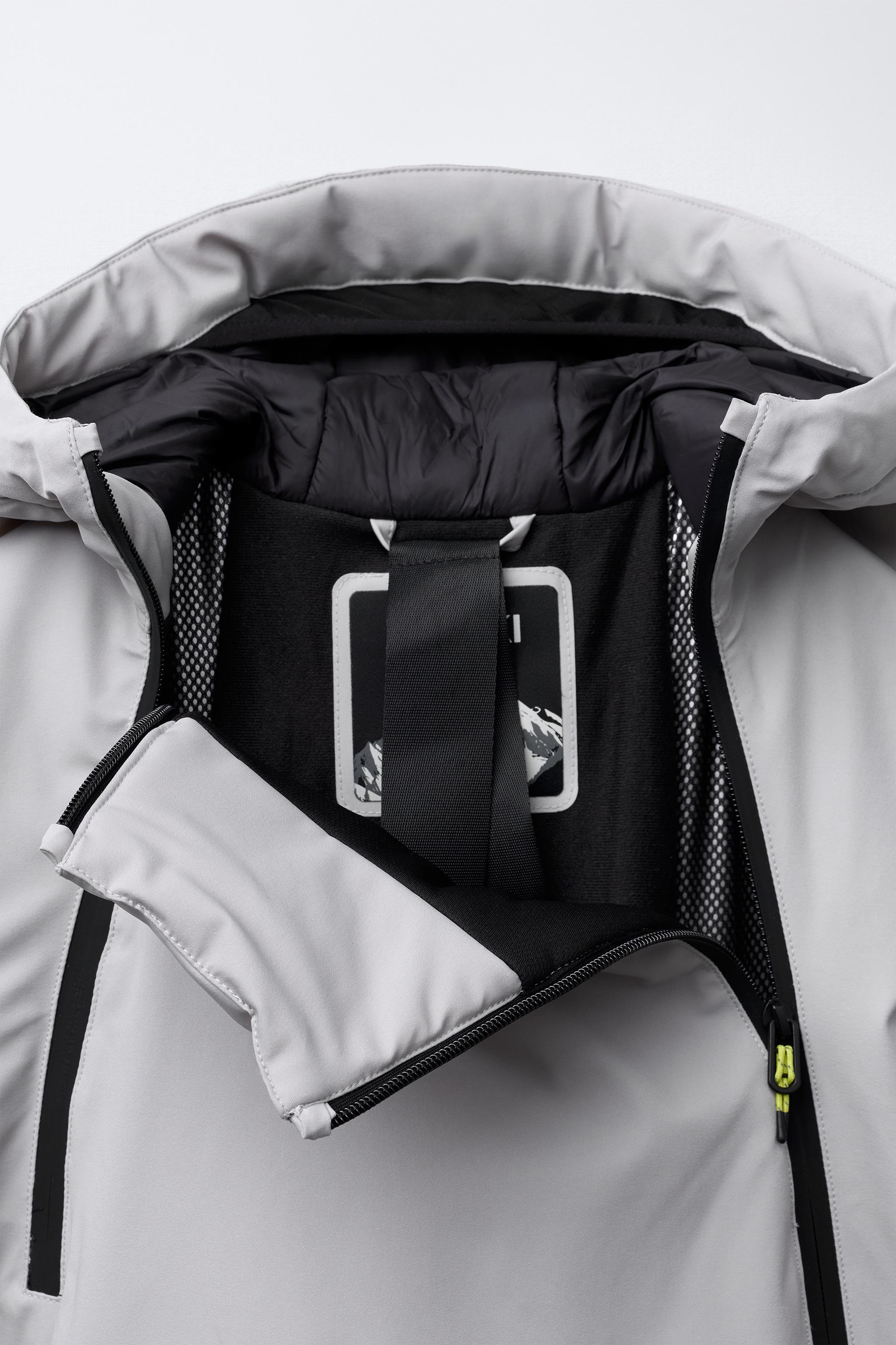 WATER-RESISTANT AND WINDPROOF KANGAROO JACKET RECCO® SYSTEM SKI COLLECTION