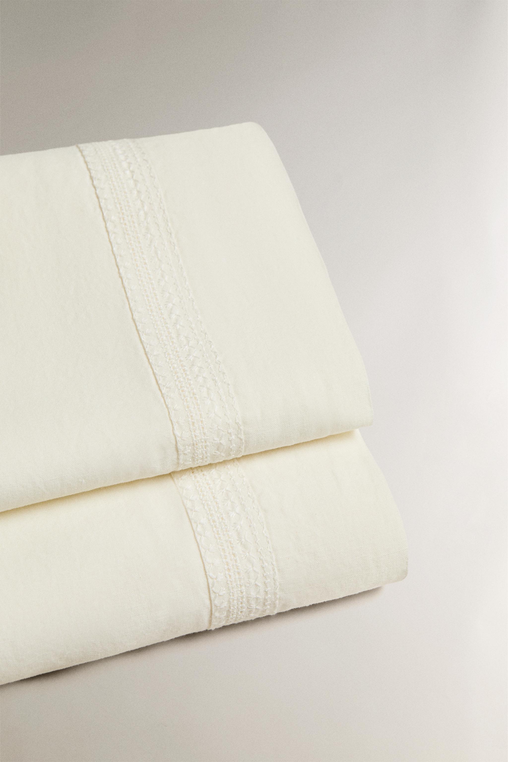 EMBROIDERED FLAT SHEET