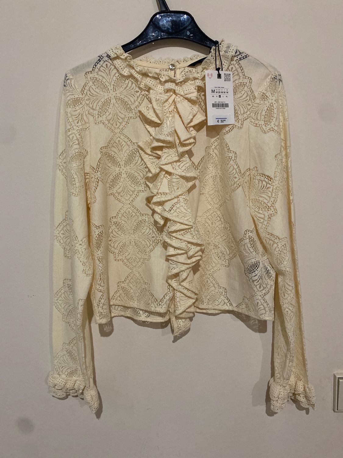 ROMANTIC RUFFLED BLOUSE - Image 3