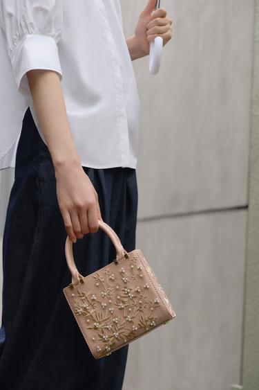 刺繍入りストラクチャードバッグピンクZaraの刺繍入りストラクチャードバッグ - ピンク 