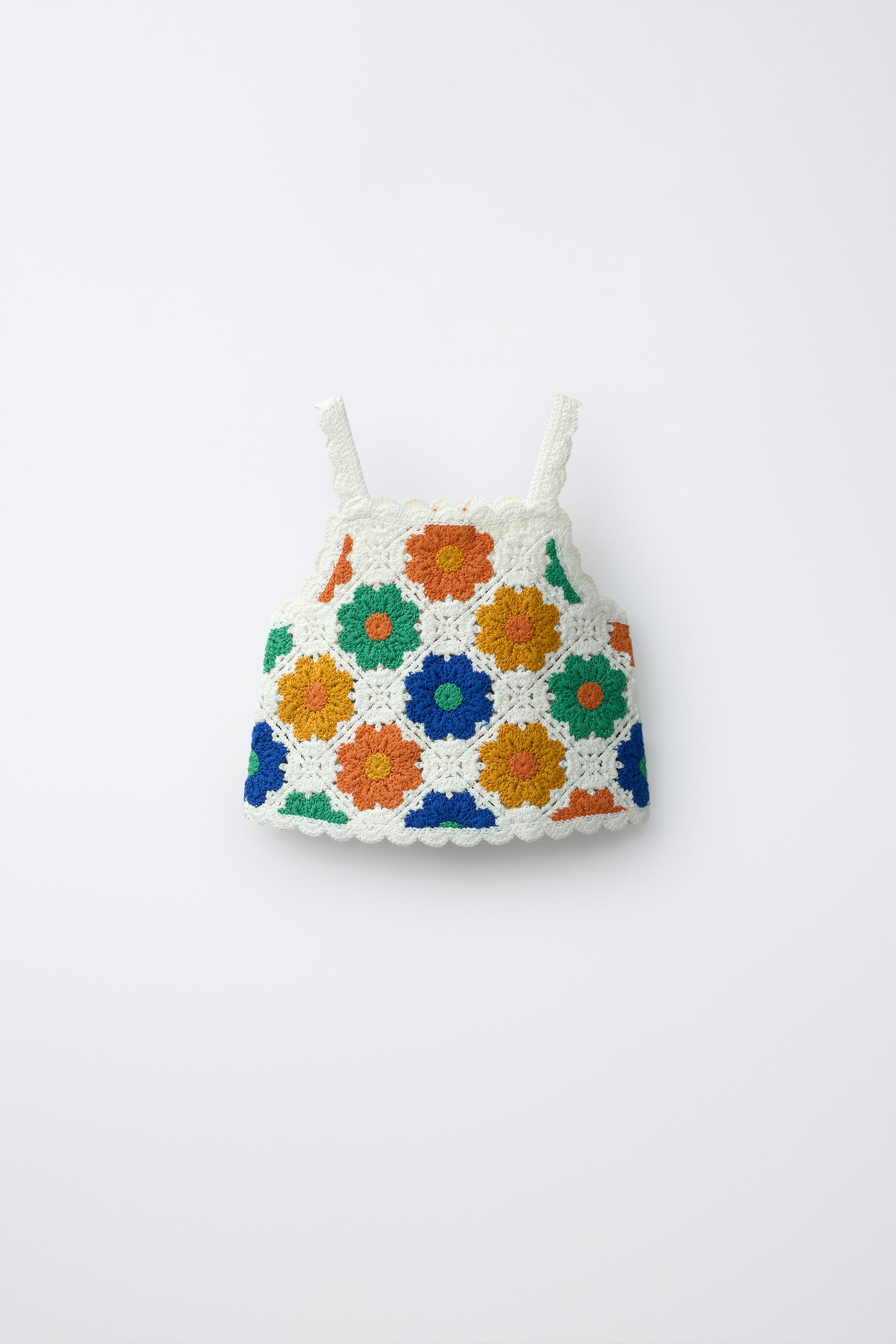 TOP EN MAILLE CROCHET À FLEURS