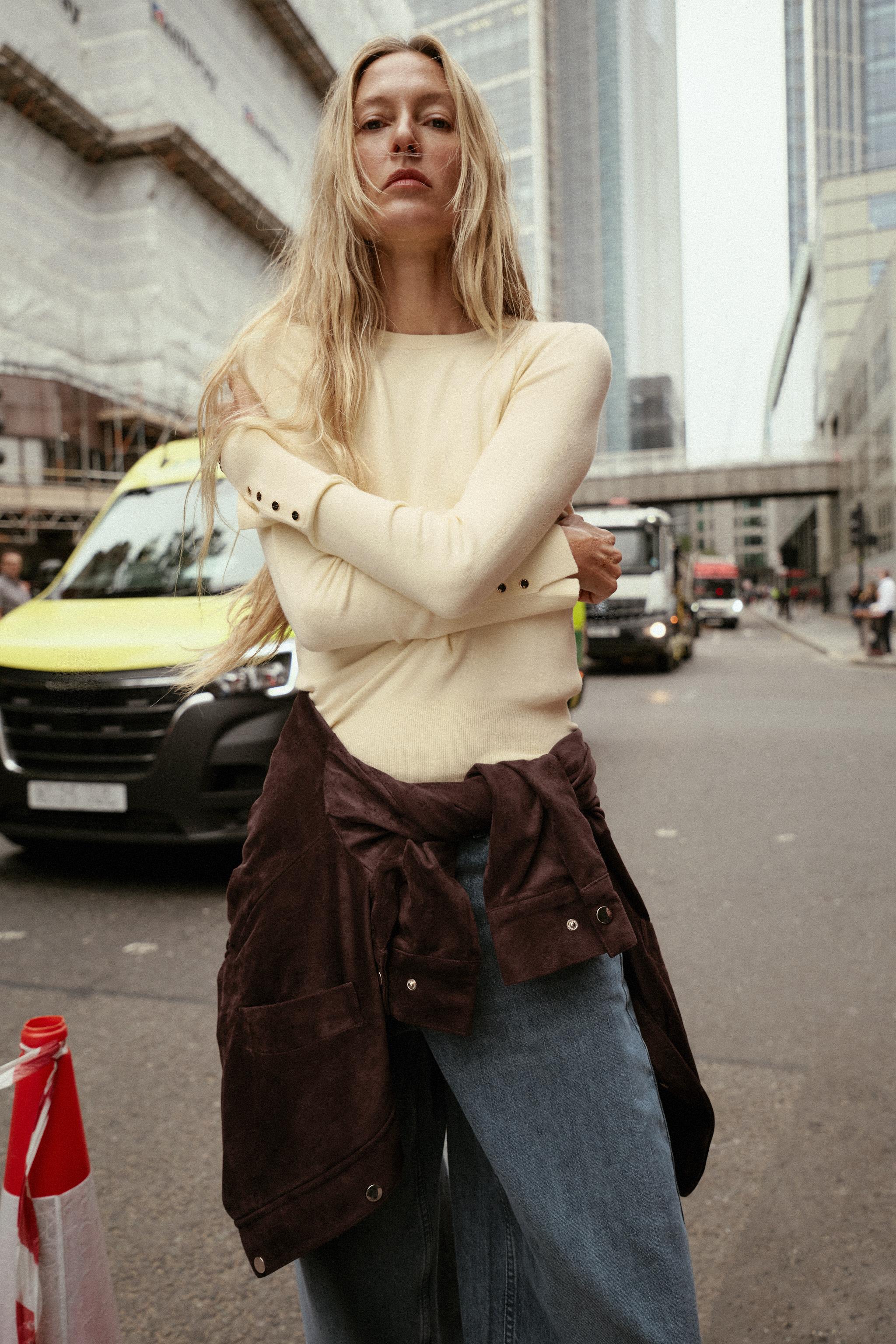 PULL BASIQUE EN MAILLE UNIE