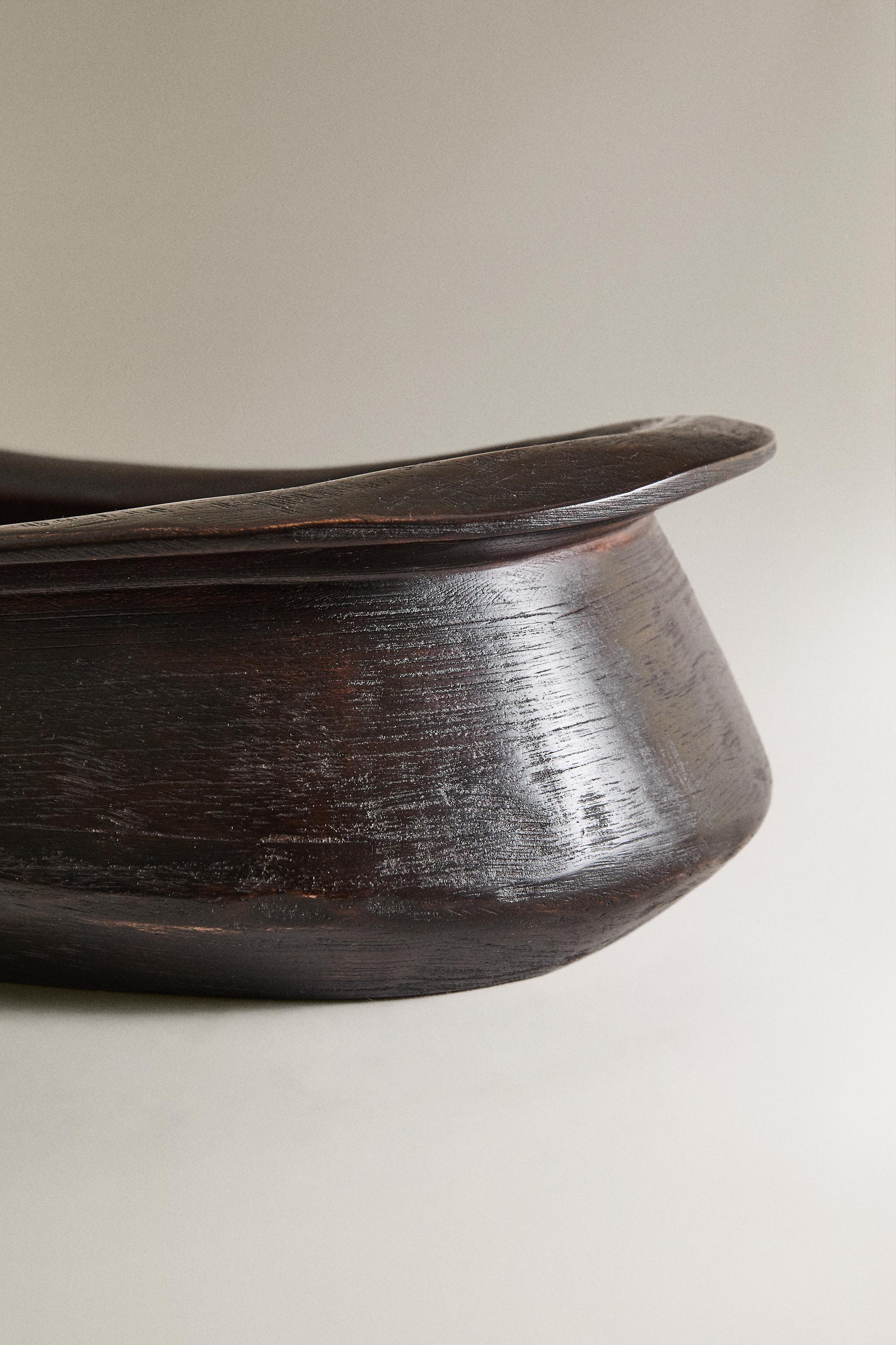 IRREGULAR WOODEN TRAY