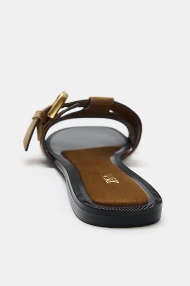 SANDALES EN DAIM À BOUCLE - Marron foncé de Zara - Image 5