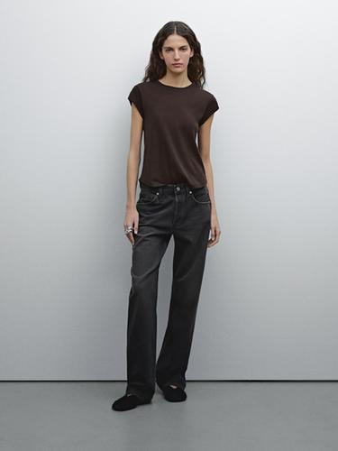 Camiseta bajo redondeado 100% algodón - Marrón de Zara