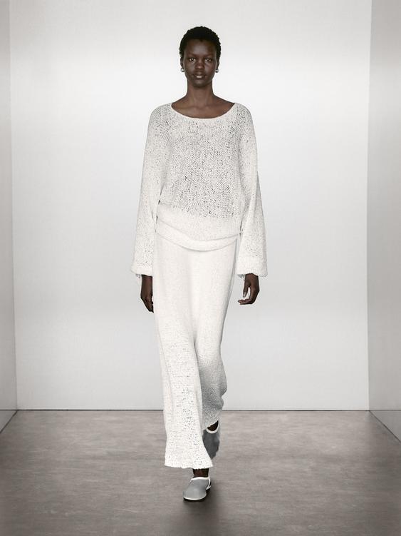 Balloon sleeve sweater with bows