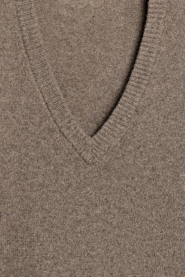 CASHMERE AND WOOL V-NECK JUMPER - Brown / Taupe by Zara - Image 3