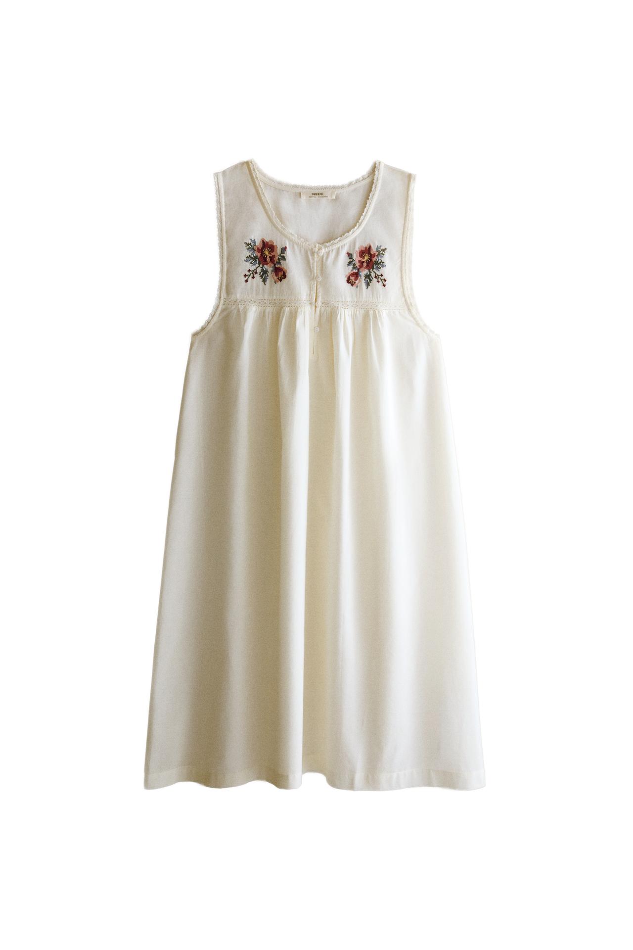 FLORAL EMBROIDERED NIGHTDRESS
