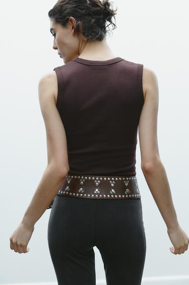 T-SHIRT DÉCOLLETÉ EN V - Marron foncé de Zara - Image 3