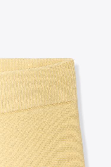 MINI-JUPE EN MAILLE PLISSÉE - Jaune clair de Zara - Image 7