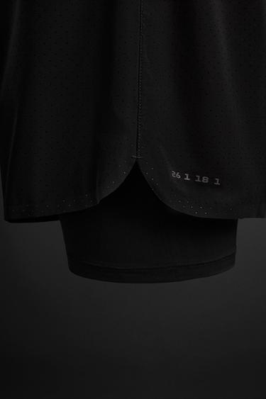 SHORT PERFORÉ 2 EN 1 - Noir de Zara - Image 2
