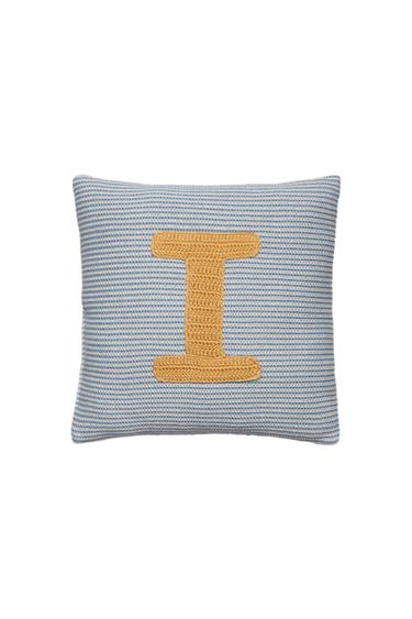 KIDS' EMBROIDERED LETTER I CUSHION - Light blue by Zara