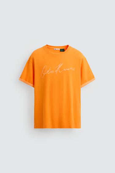 CAMISETA FIRMA © OTIS KWAME KYE QUAICOE - Naranja de Zara