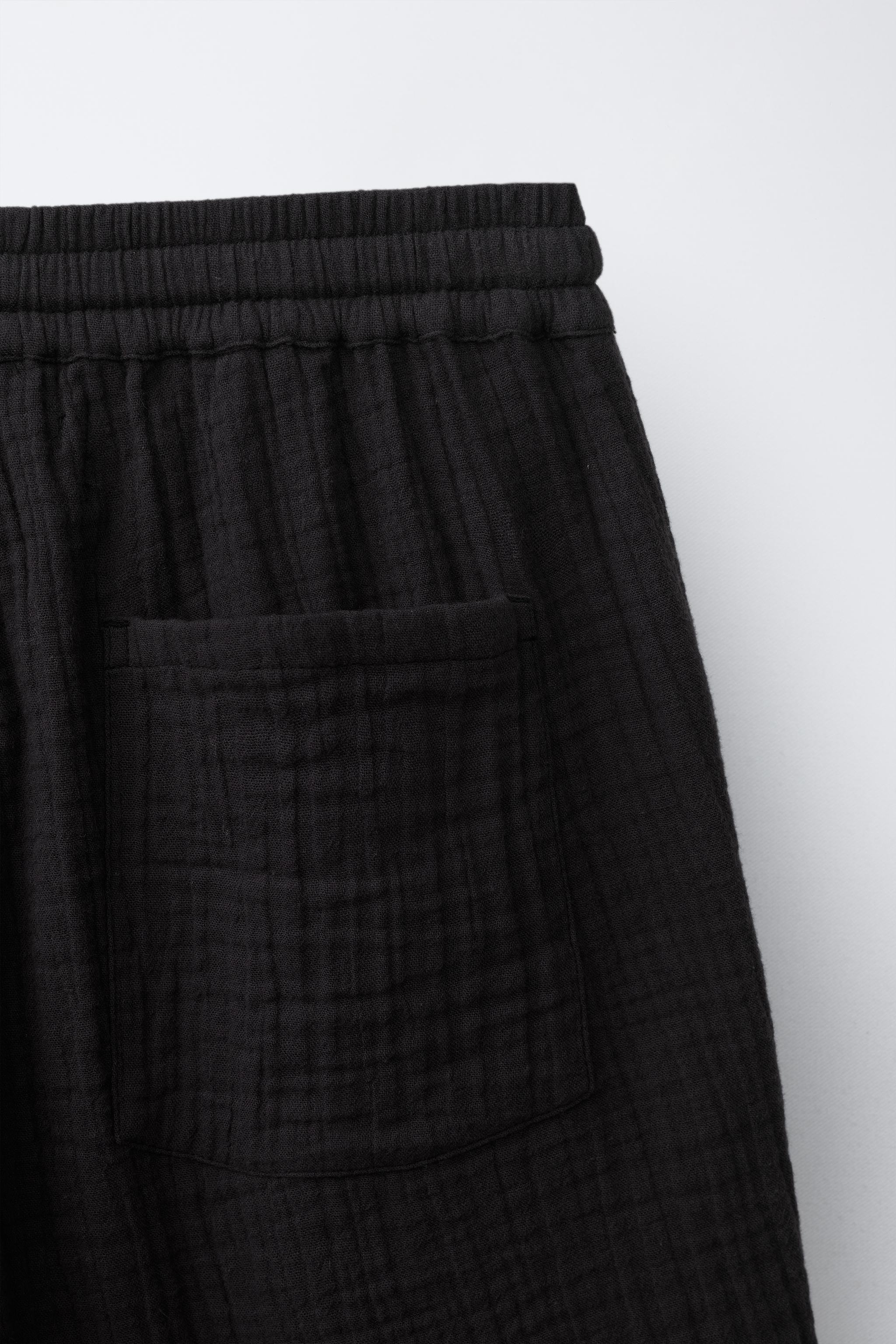 TEXTURED SHORTS
