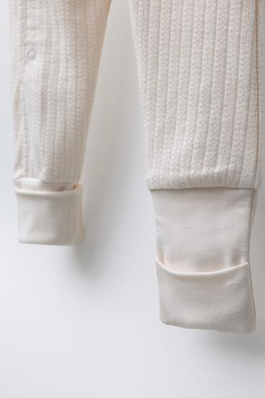 PYJAMA COMBINAISON TEXTURÉ AVEC PIEDS CONVERTIBLES - Écru de Zara - Image 6