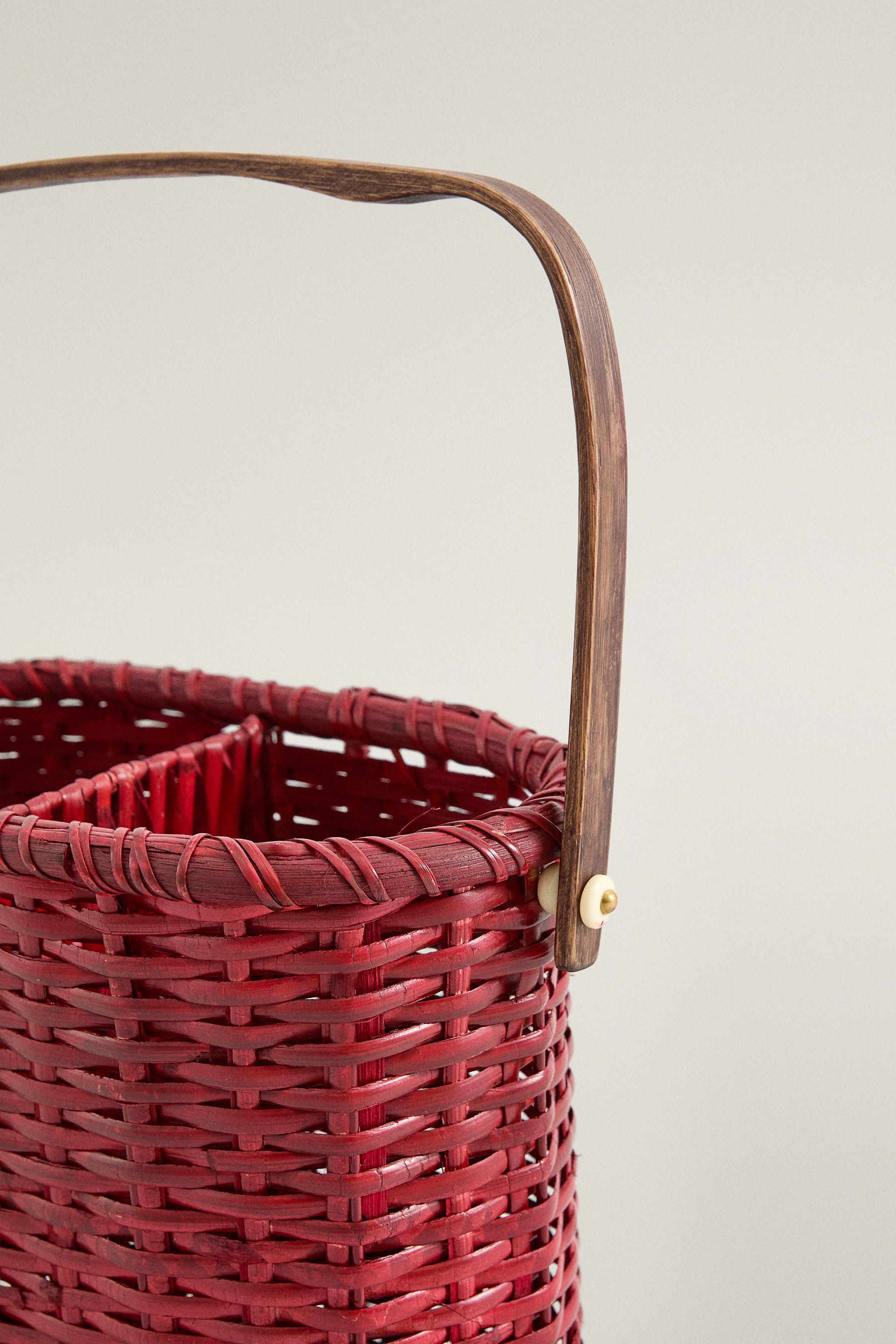 RATTAN BOTTLE STAND BASKET