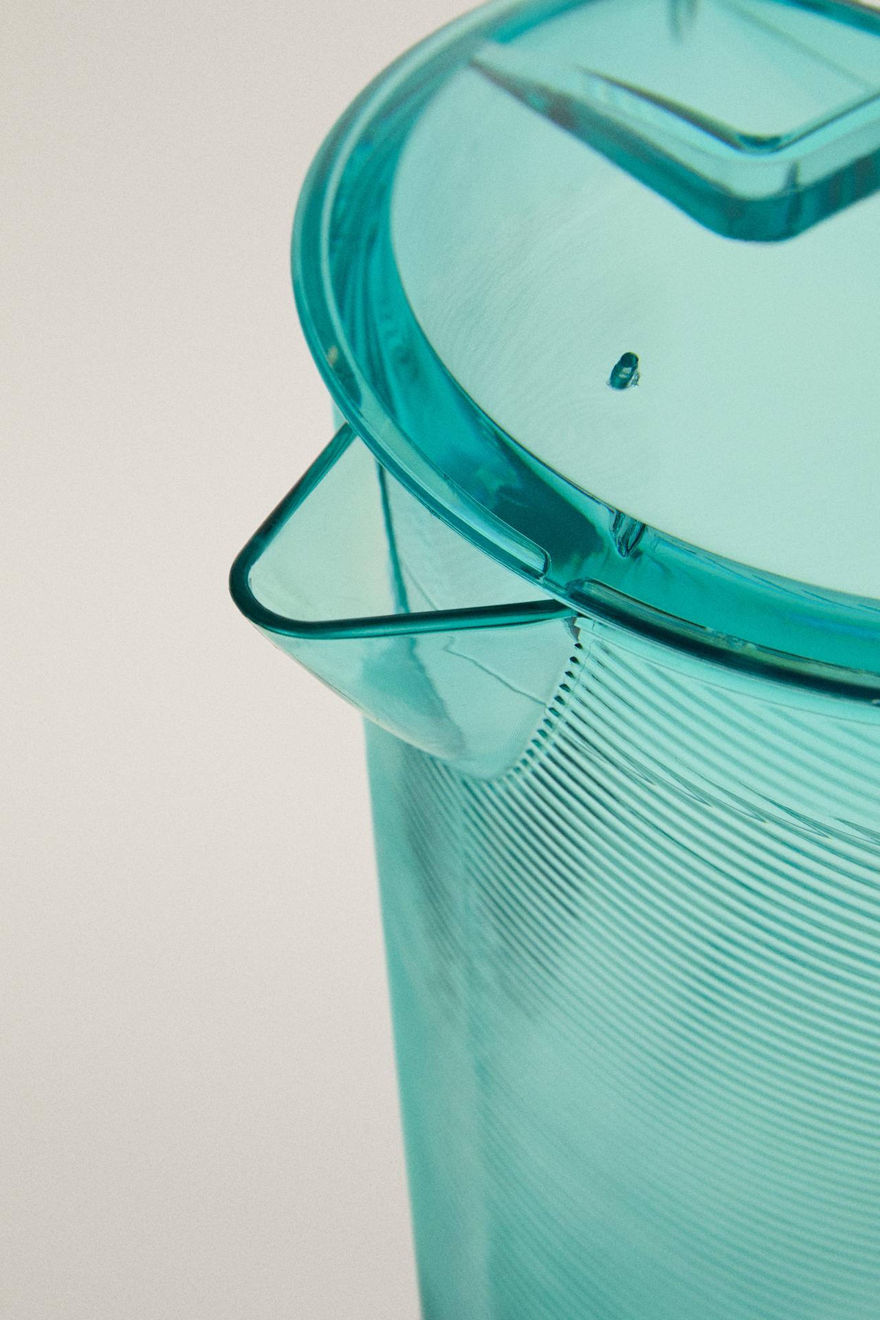 ACRYLIC PITCHER WITH LINES — Turquoise