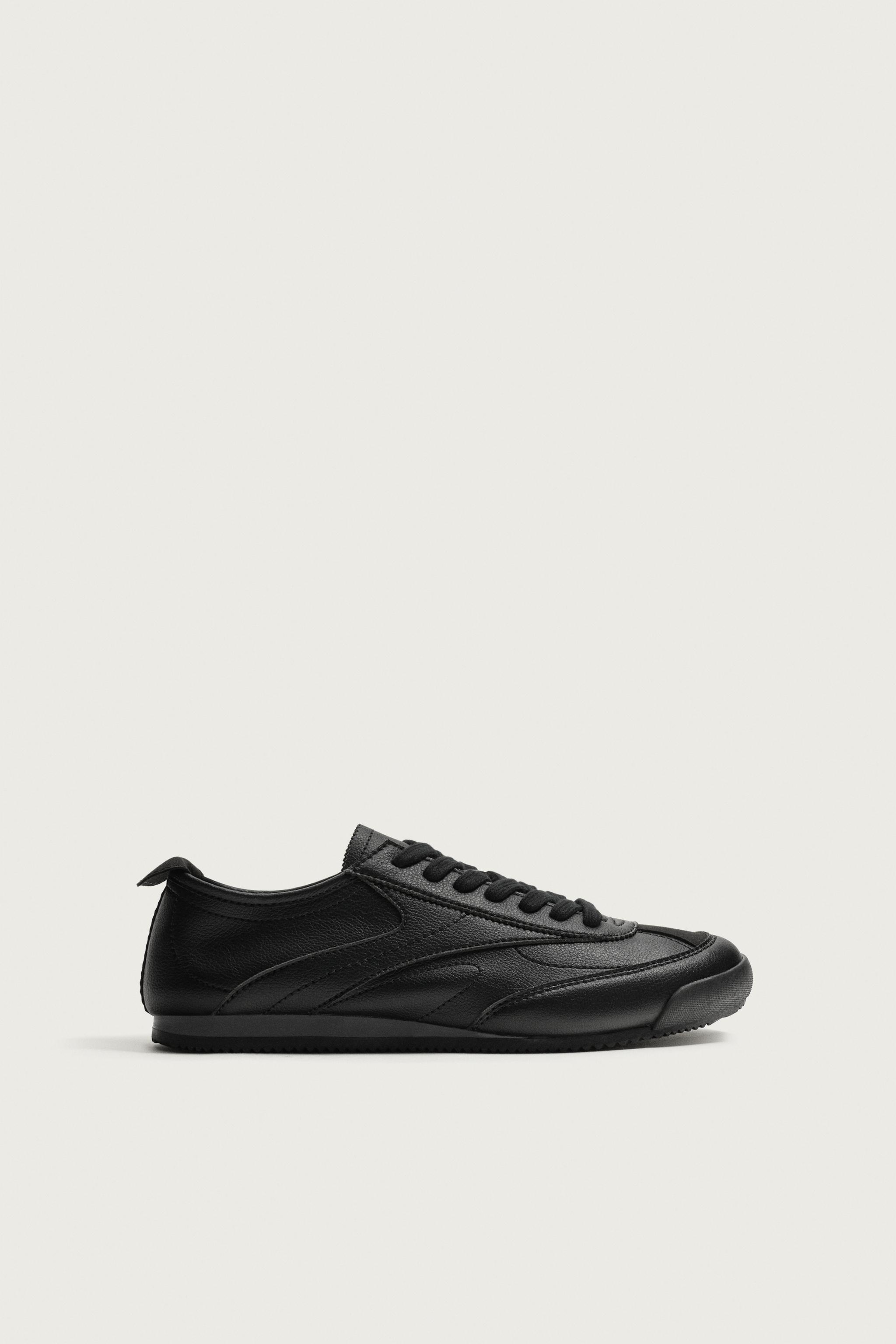 RETRO-STYLE SNEAKERS