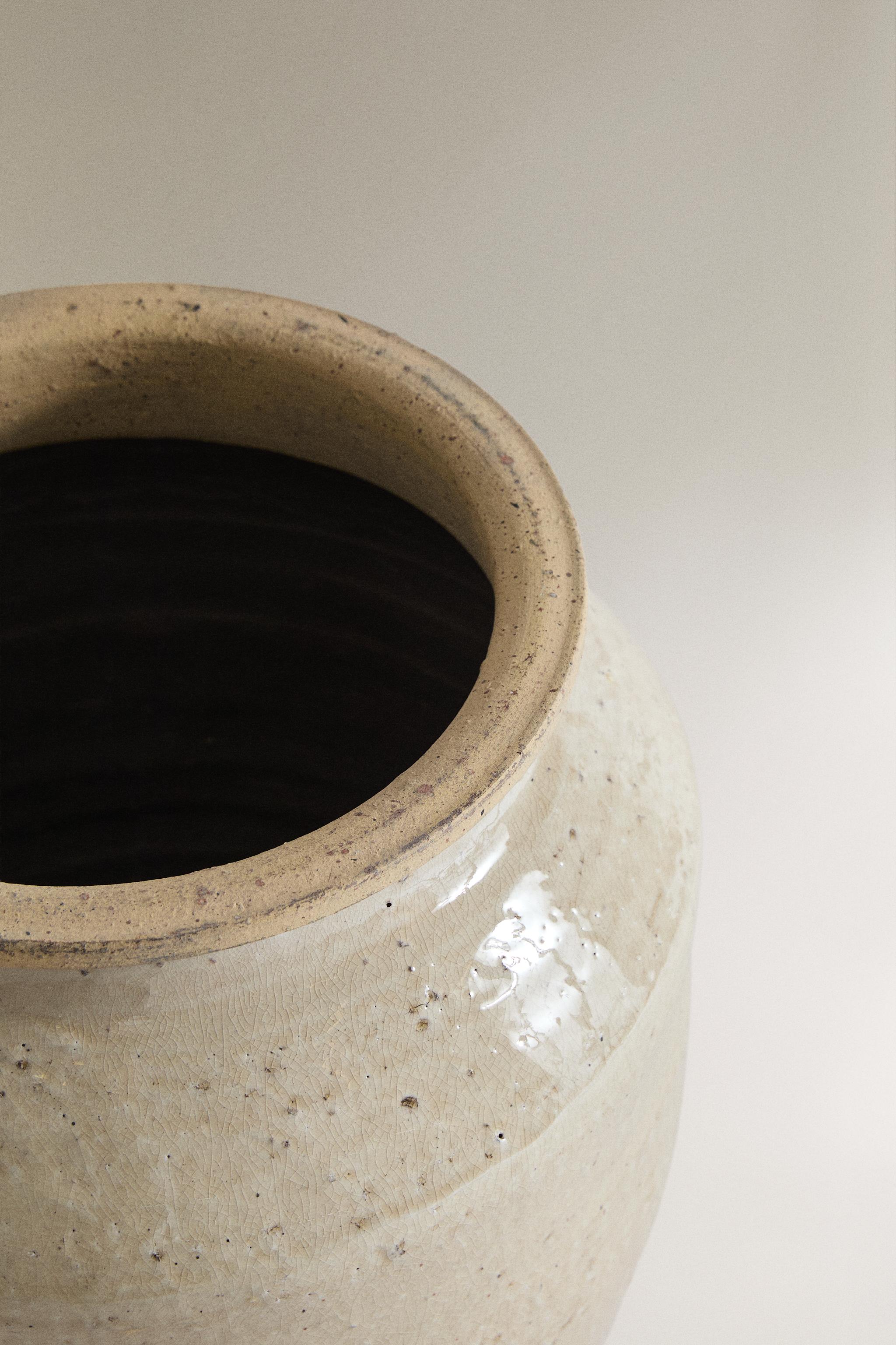 TALL CERAMIC VASE — Ecru
