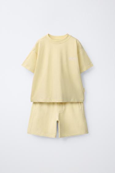 CONJUNTO DE T-SHIRT E CALÇÕES BERMUDA COM MENSAGEM - Amarelo-claro da Zara